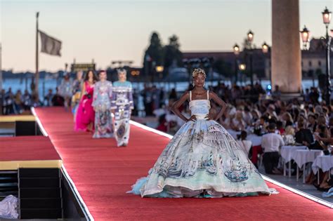 dolce gabbana venezia sfilata|Venezia 2021: the Dolce&Gabbana Alta Moda Fashion Show in .